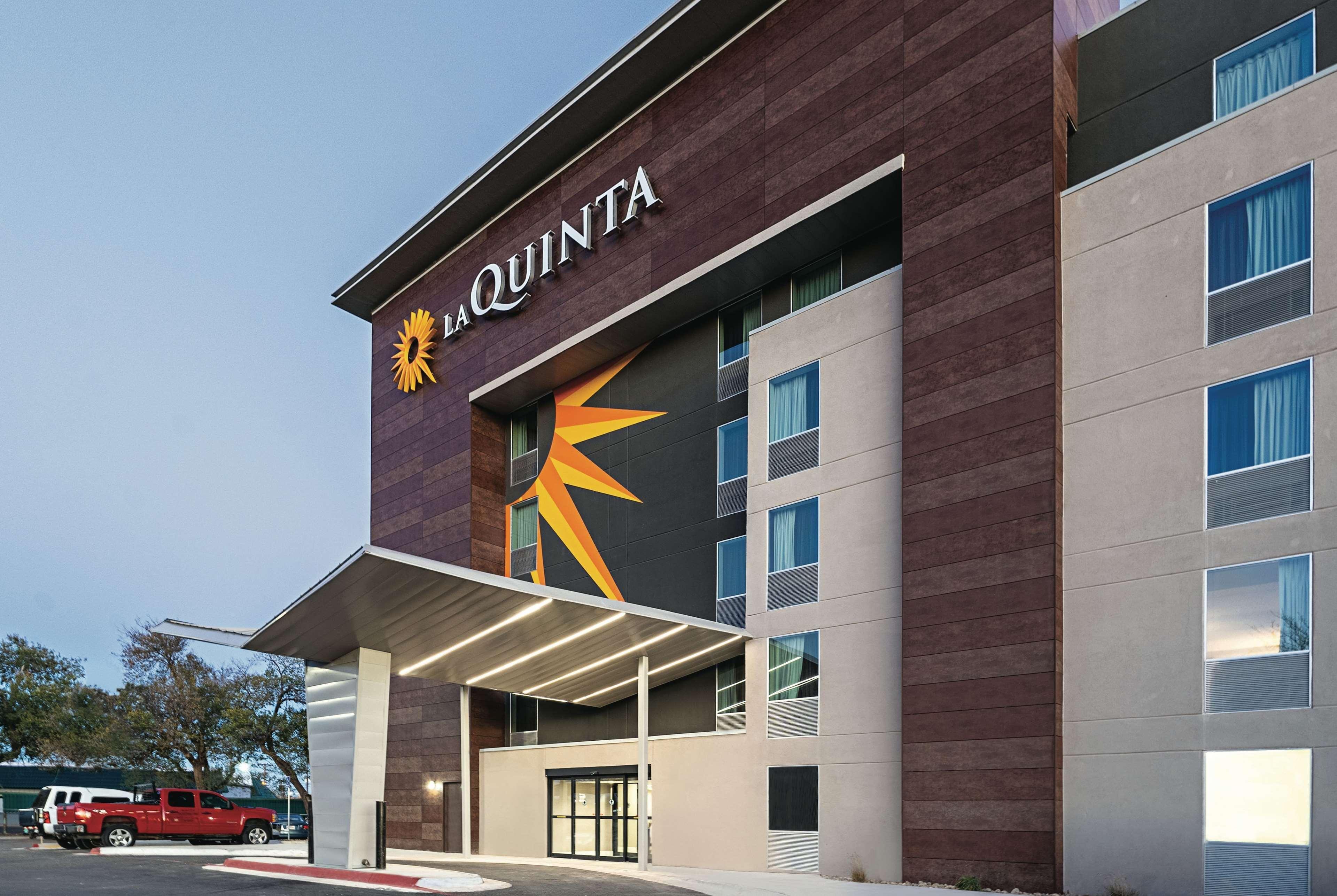 Hotel La Quinta By Wyndham Lubbock West Medical Center Extérieur photo